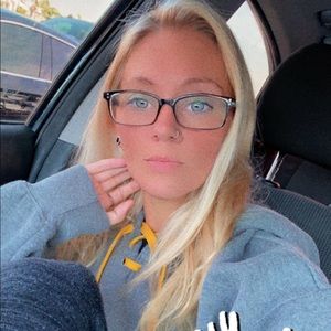 Meet your Posher, Lorissa